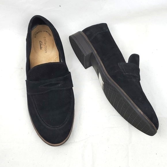 Clarks Collection Black Suede Loafer - Picture 1 of 8